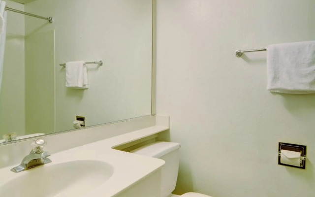 Motel 6 Warwick, RI - Providence Airport - I-95