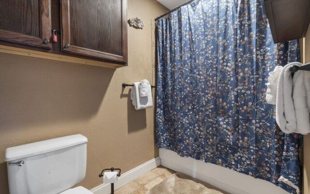 New Listing Twedt's Retreat - Balcony Views