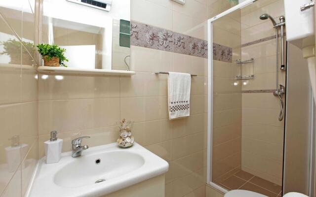 Sunshine Apartment Doda