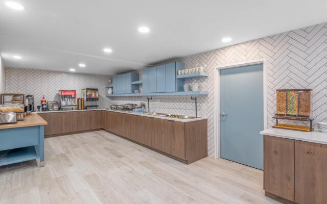 Staybridge Suites Phoenix - Glendale Sports Dist by IHG