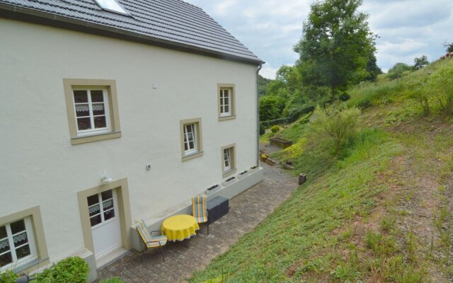 Peaceful Apartment In Plutscheid Eifel Near Forest