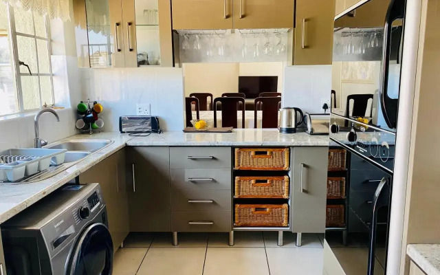 The Valley, tranquil 3 bedroom home with pool