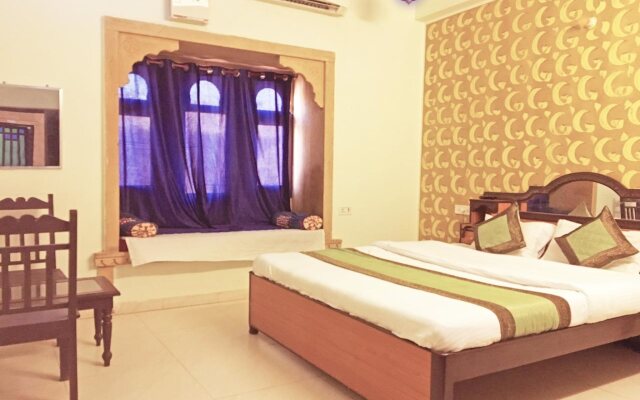 Hotel Marina Mahal