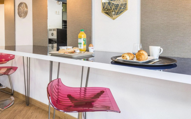 Hotel Zola 45 Bezons La Defense