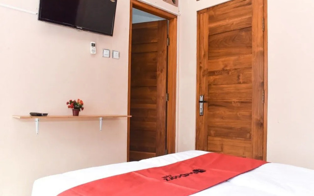 RedDoorz Syariah near Batu Night Spectacular