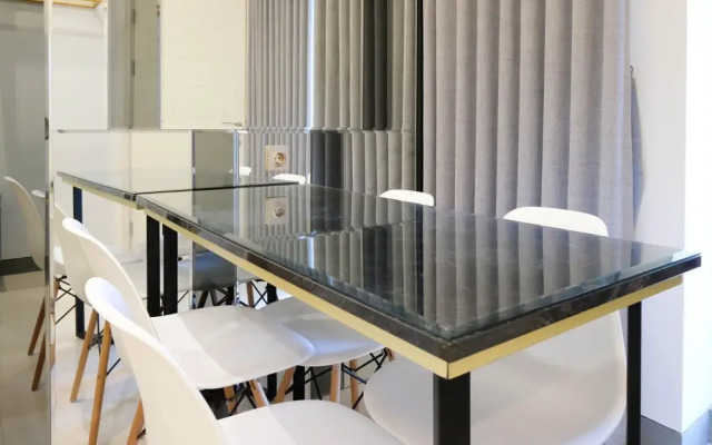 Exclusive And Spacious 2Br Apartment At Supermall Mansion Surabaya
