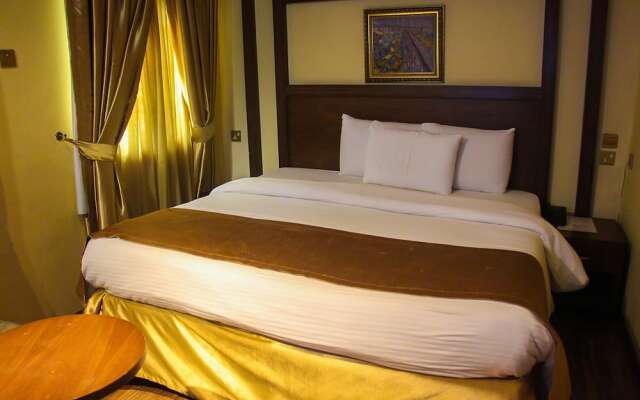 Banex Hotel and Suites