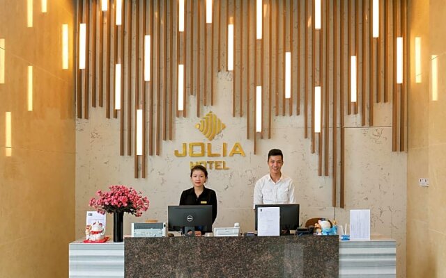Jolia Hotel Danang Beach