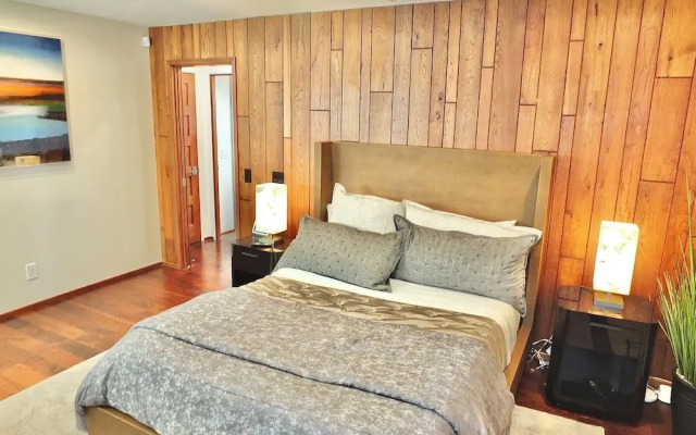 Beachside Sanctuary Lovely 3 BDR Steps to Ocean!