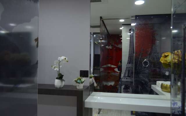 Hotel Paris Luxury Suites