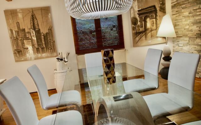 Chalet Greystone