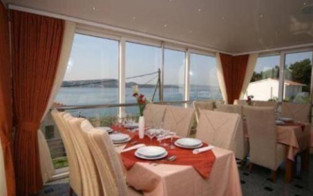 Villa Ana
