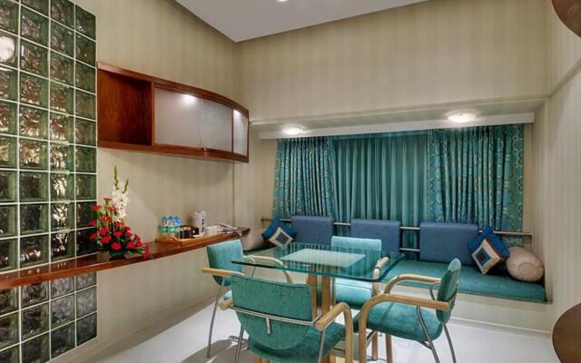 Hotel Kohinoor Continental, Airport