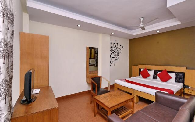 OYO 305 Hotel Rajdeep Palace