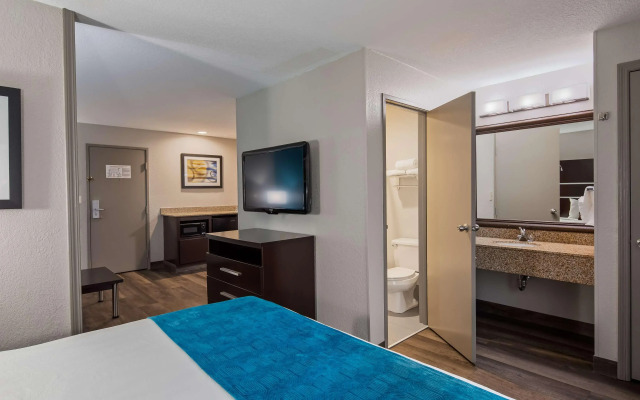 Best Western Carlton Suites