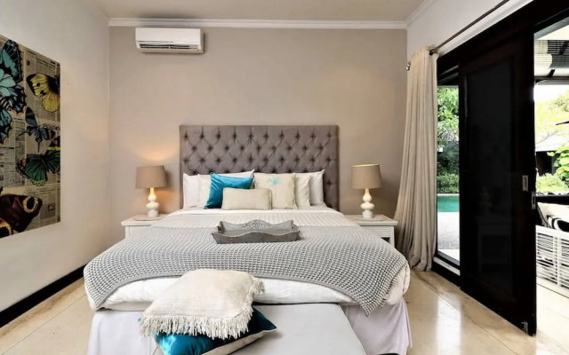 Villa Bloom 4 Bedroom – Guest Rooms – Kuta