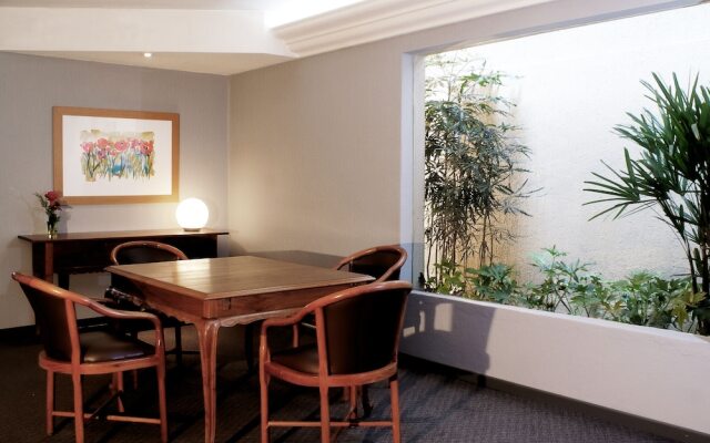 Duque Center Hotel