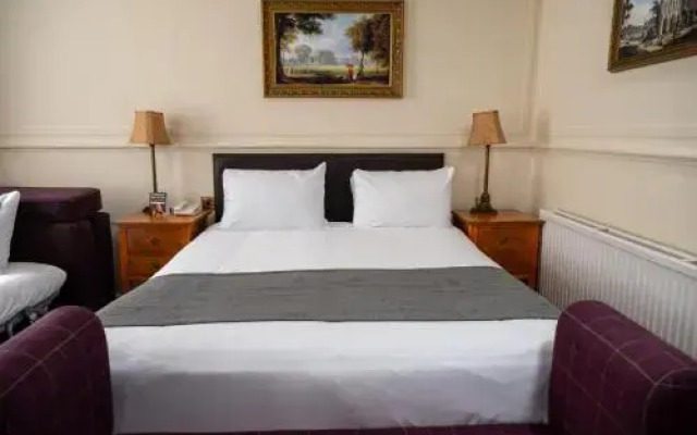 Antelope Hotel by Greene King Inns