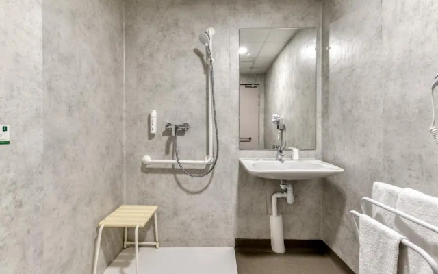 ACE Hôtel Travel Fabrègues - A9 Montpellier Sud