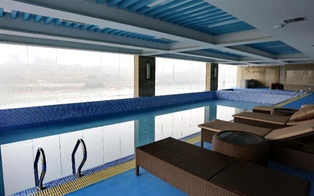 Yibin Celebrity City Hotel