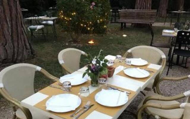 Villa Rosella Resort