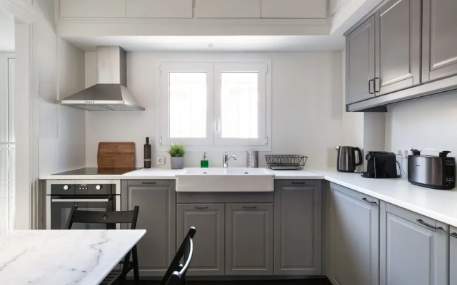 UPSTREET Elegant Luminous 3BD Apt-Kolonaki