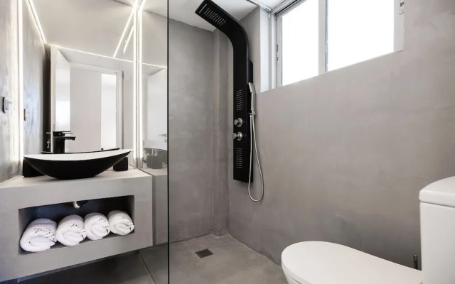 Elisa Seaside Luxury Suite Private hot Tub, Beach