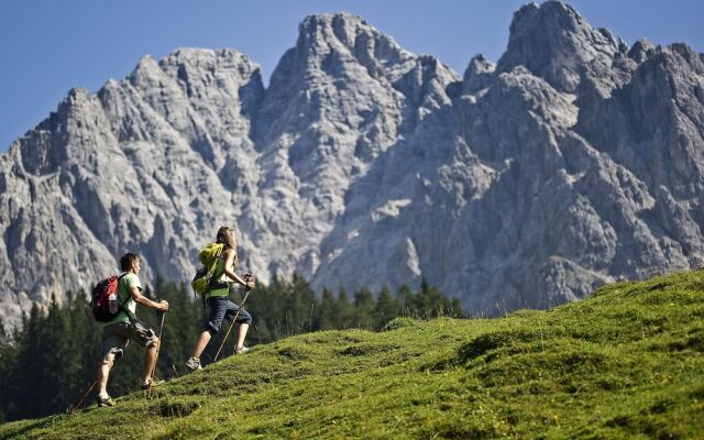 Hotel Tiroler ADLER Bed & Breakfast