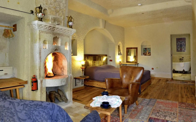 Seki Cave Suites