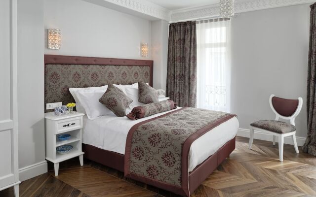 Next House Pera Hotel