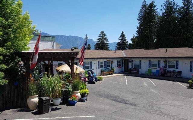 Creston Valley Motel