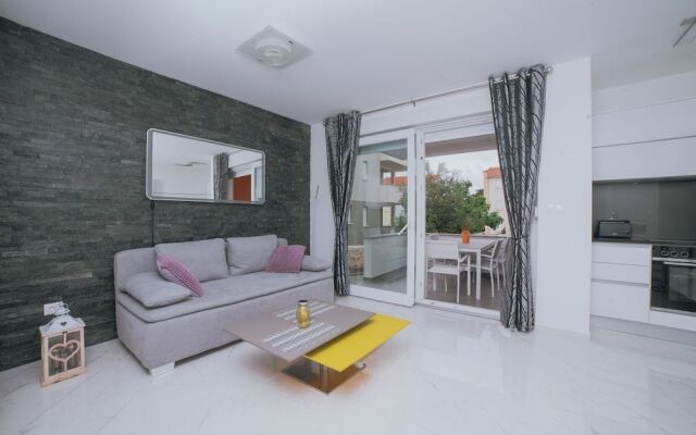 Apartment Relax with Jacuzzi & Garden