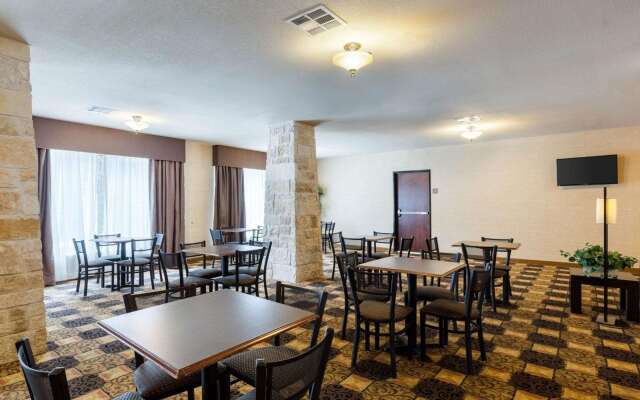 Quality Suites Huntsville Near University