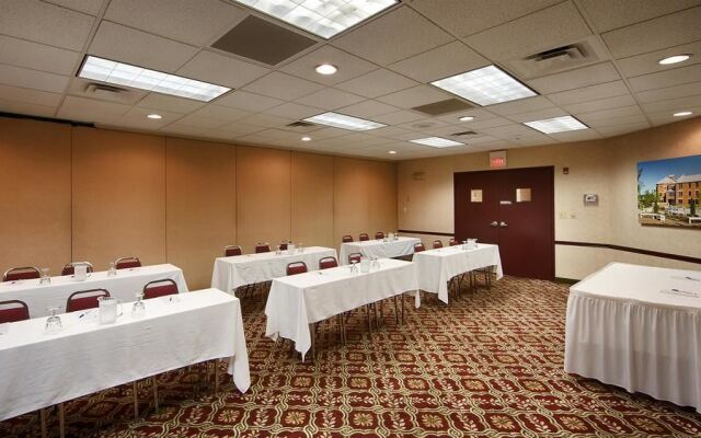 Best Western Plus University Inn Steubenville - CLOSED