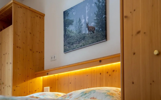 Cozy Garden Apartment Near Ski