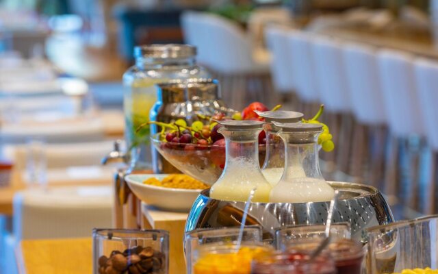 Anemi Hotel & Suites