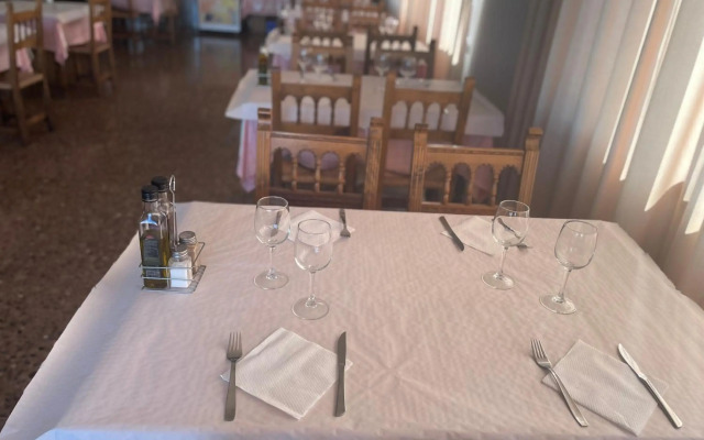Hotel Reina Isabel