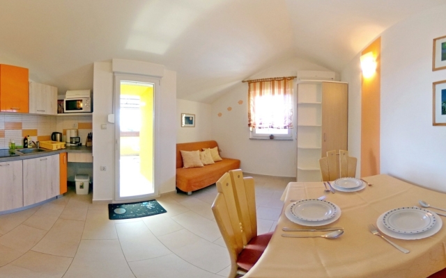 Apartment Amalia - family friendly with parking: A3 Ariela Pakostane, Riviera Biograd
