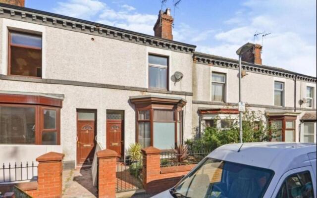 Cosy 3BD Terrace House Barrow in Furness