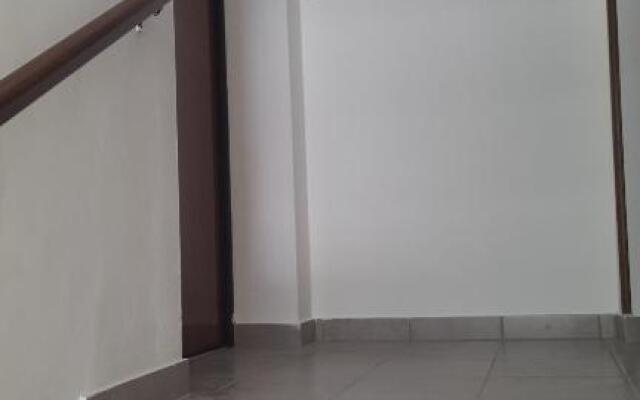 Karina House-check in H 24