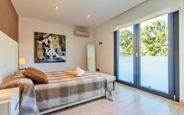 Beach Villa Cosins 1 Mel by Sealand Villas