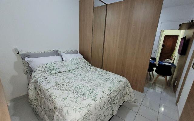 Quarto e sala novo e silencioso