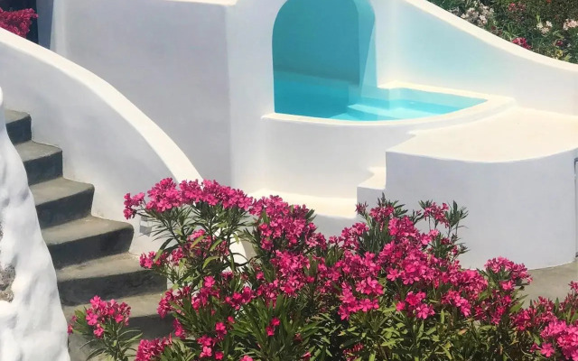 Chelidonia Luxury Suites
