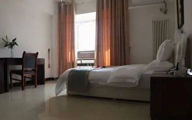 Xinzheng Taialleju Hotel
