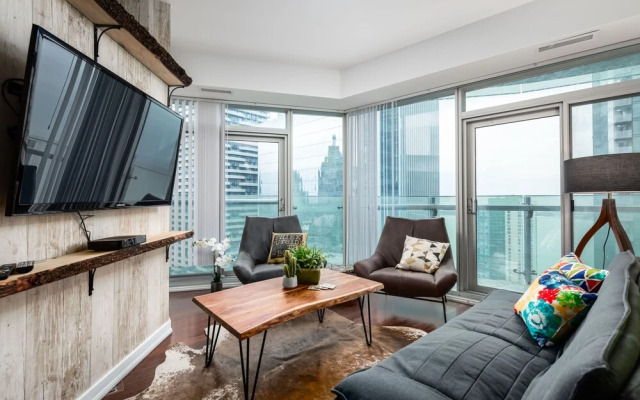 Applewood Suites - York Street Condo