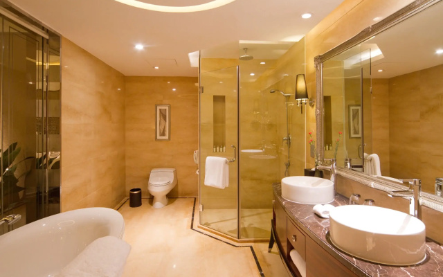 Grand Noble Hotel