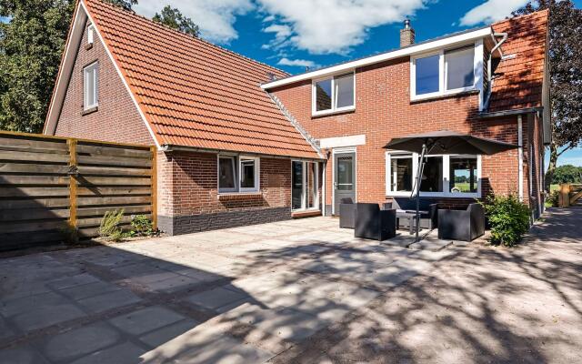 Relaxing Holiday Home in Hellendoorn with Garden