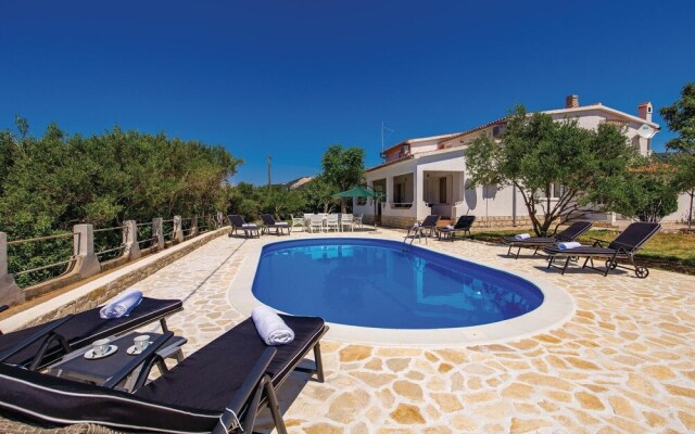 Beautiful Home in Barbat With Wifi and 2 Bedrooms