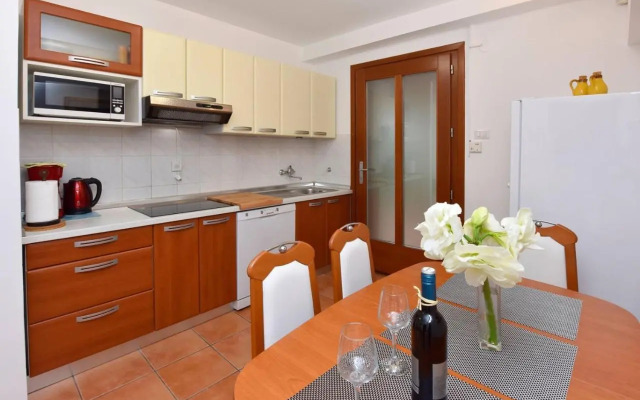 Apartments Sanja in one of favourite part of Poreč beach area