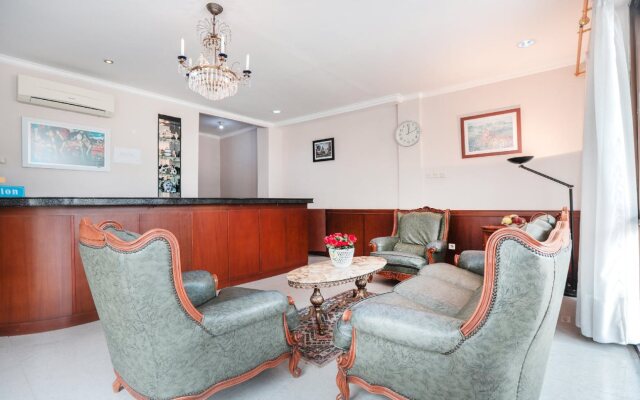 Hotel Lurus